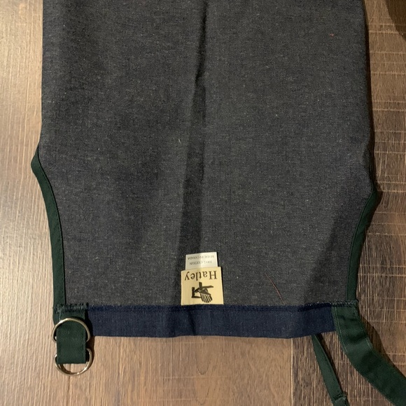 NWOT Adult Hayley apron. - Picture 3 of 3